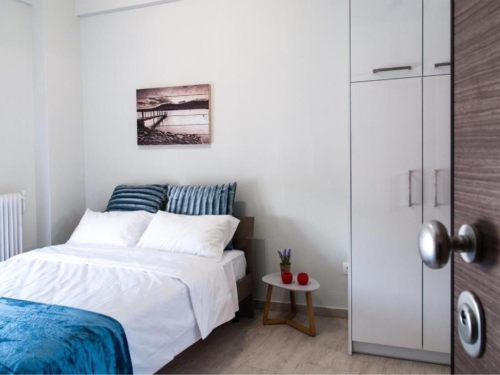 Konstantinou Apartment - Smart & Roof Top Terrace Атина Екстериор снимка
